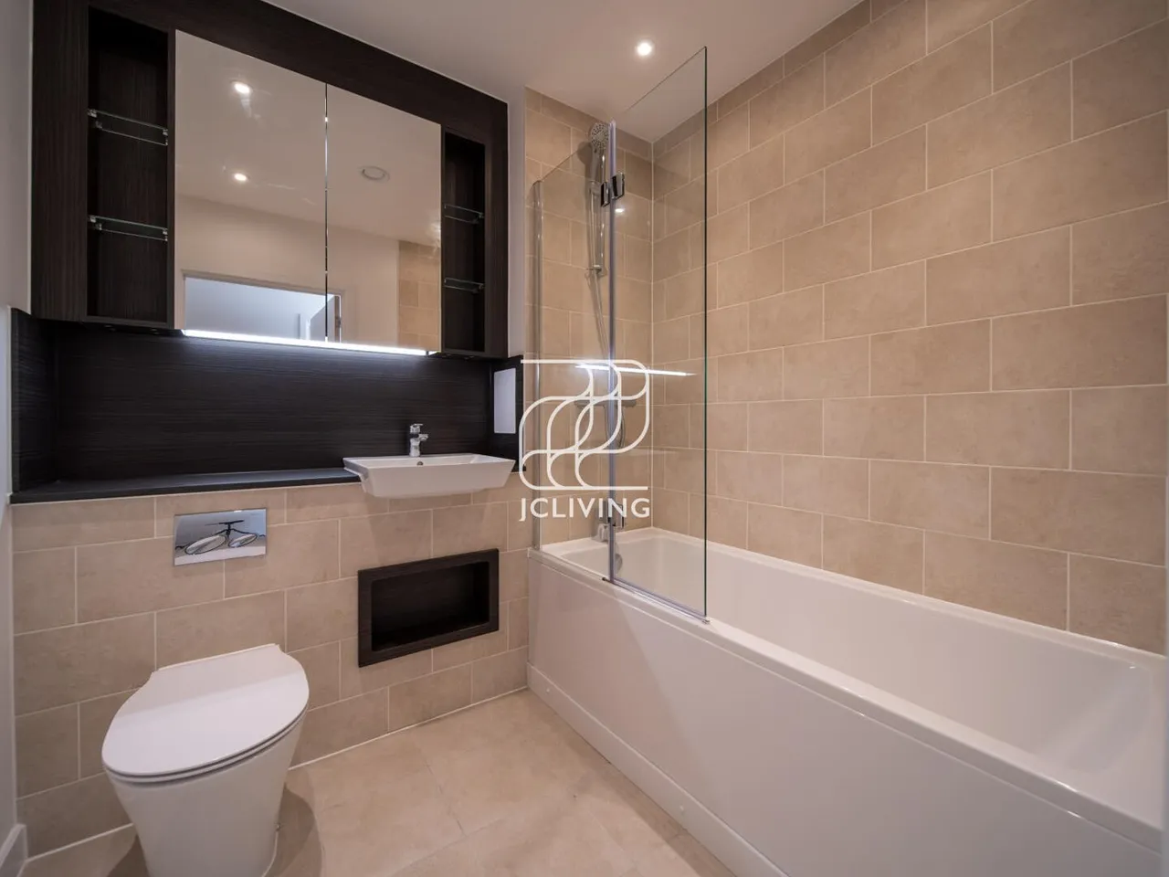 East Acton Lane, London, W3, photo 7