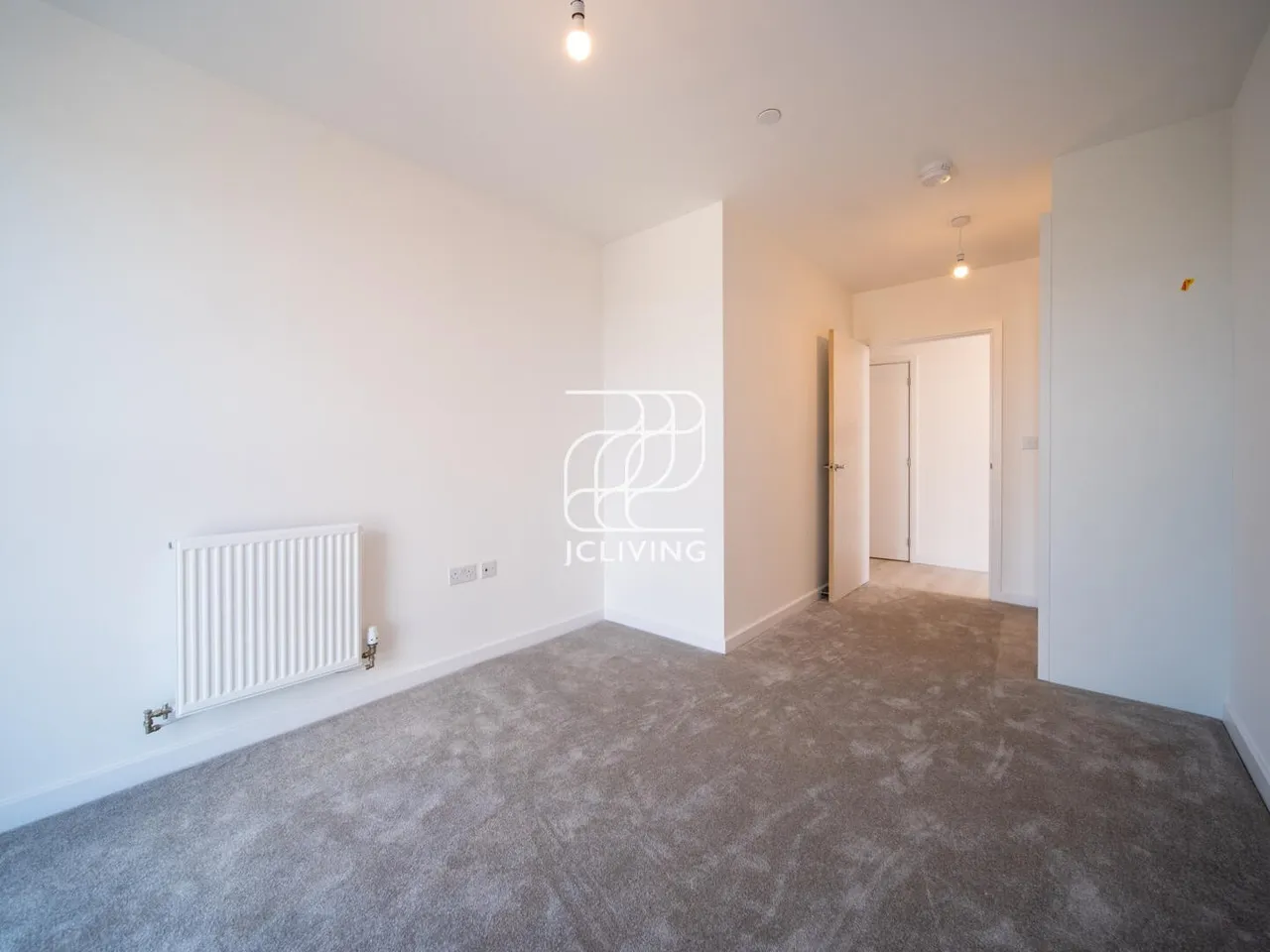 East Acton Lane, London, W3, photo 4