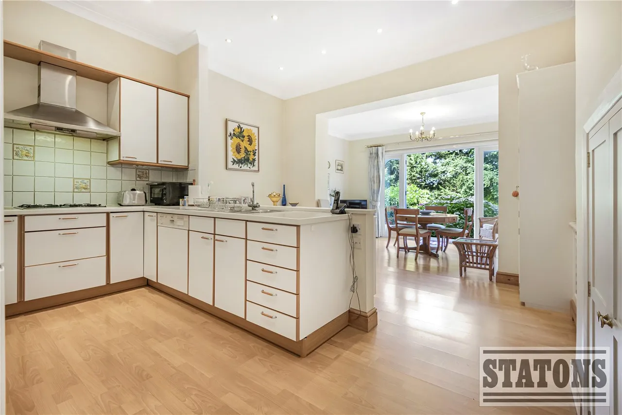 Crescent East, Hadley Wood, EN4 0EY, photo 5