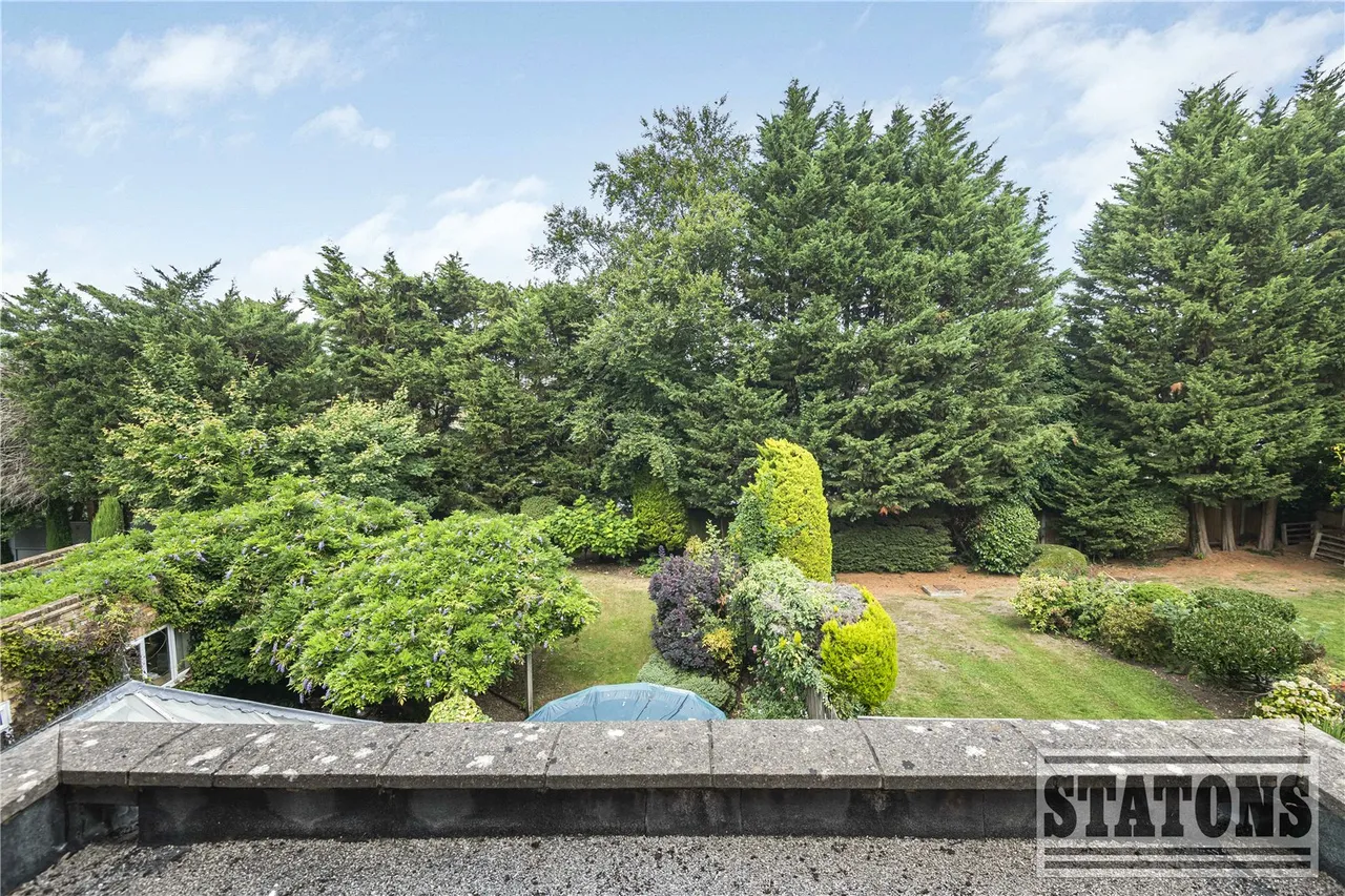 Crescent East, Hadley Wood, EN4 0EY, photo 14