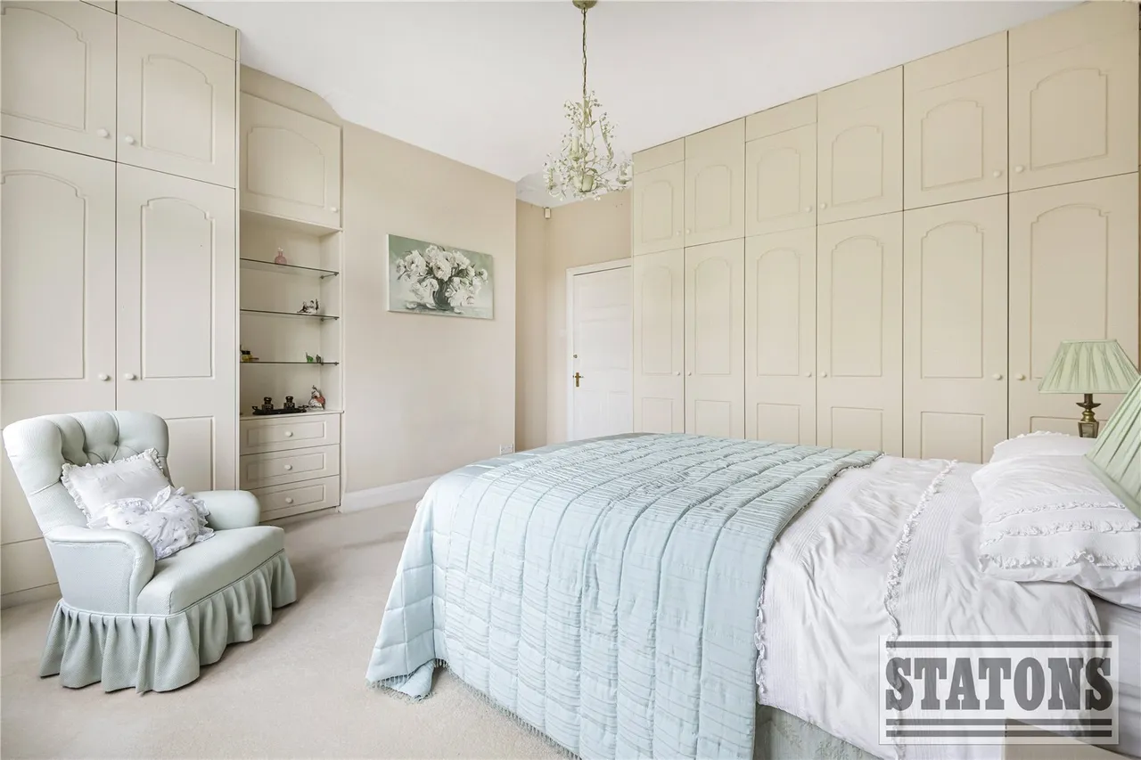 Crescent East, Hadley Wood, EN4 0EY, photo 13