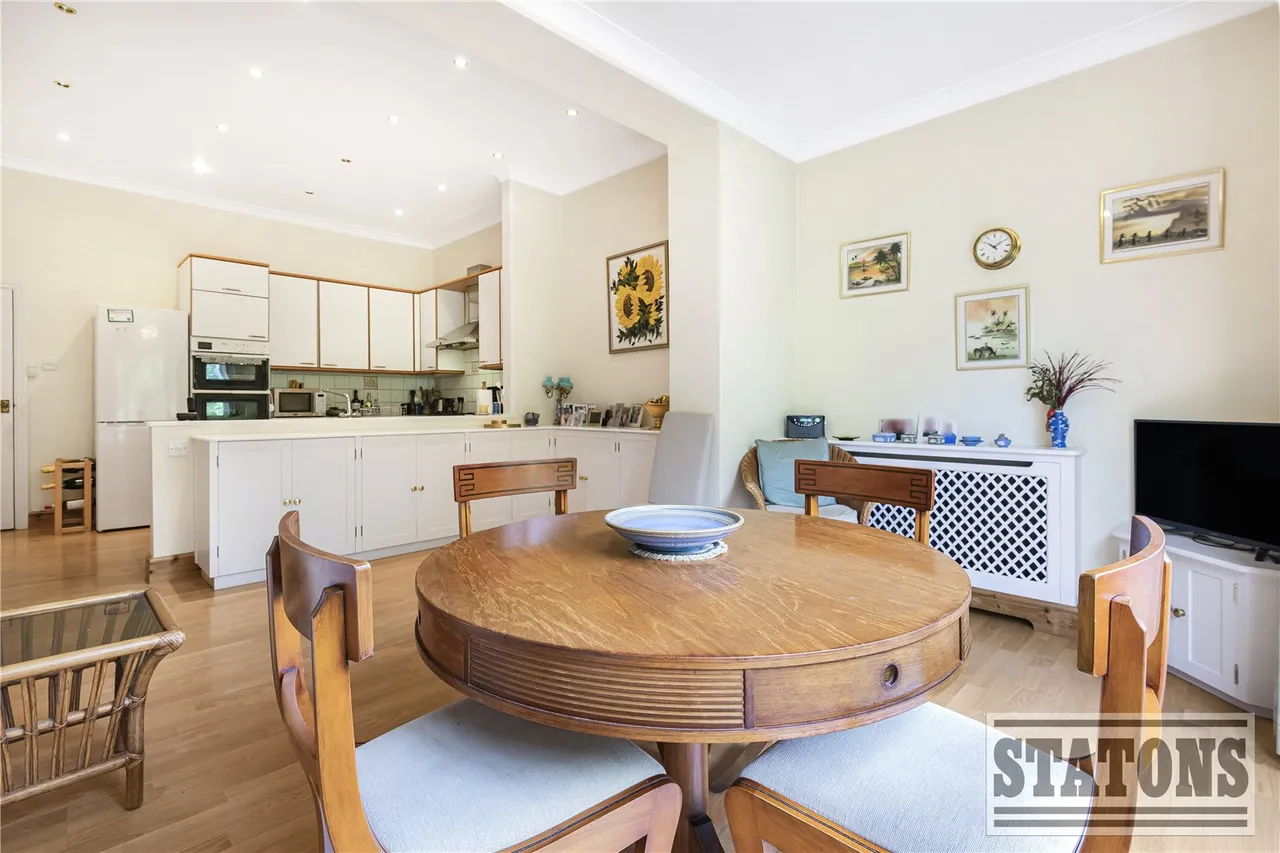 Crescent East, Hadley Wood, EN4 0EY, photo 8