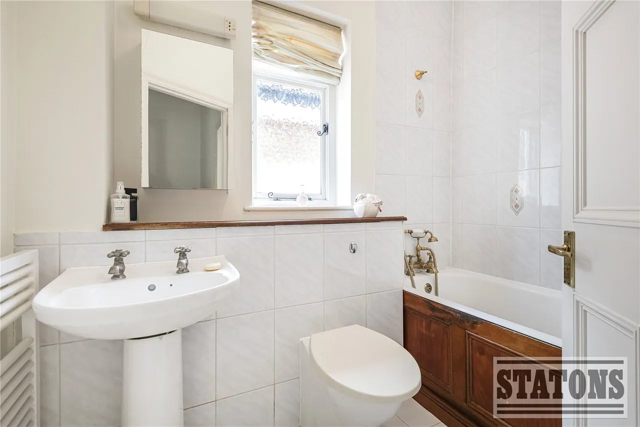 Crescent East, Hadley Wood, EN4 0EY, photo 18
