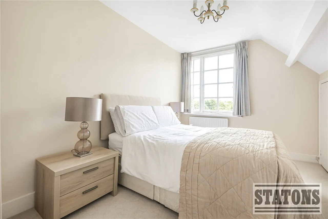 Crescent East, Hadley Wood, EN4 0EY, photo 17