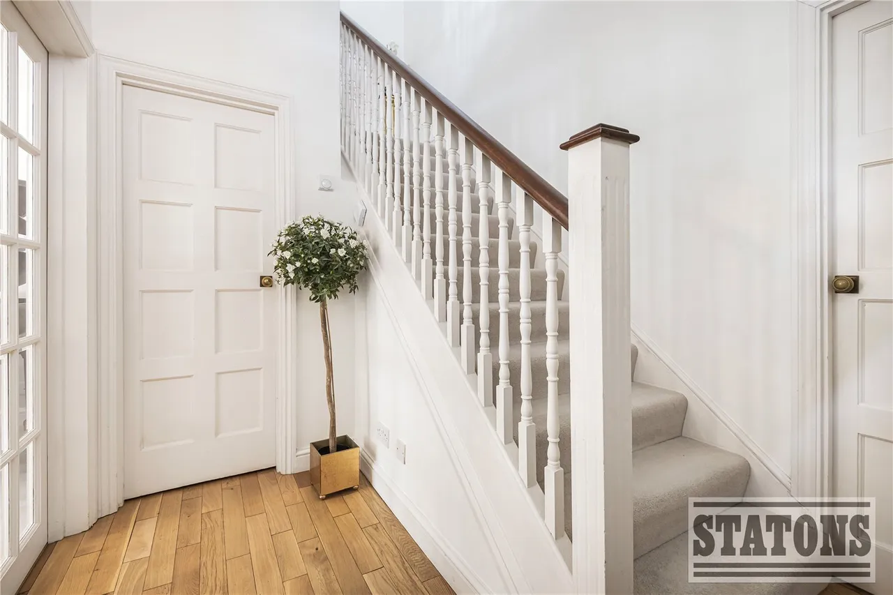 Crescent East, Hadley Wood, EN4 0EY, photo 11