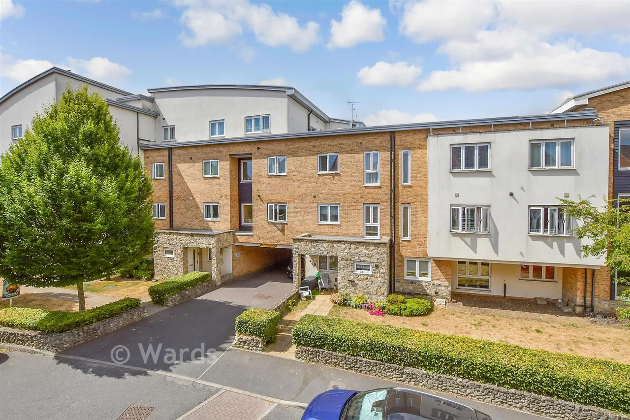 2 bed flat for sale, Melrose Close, Maidstone, ME15