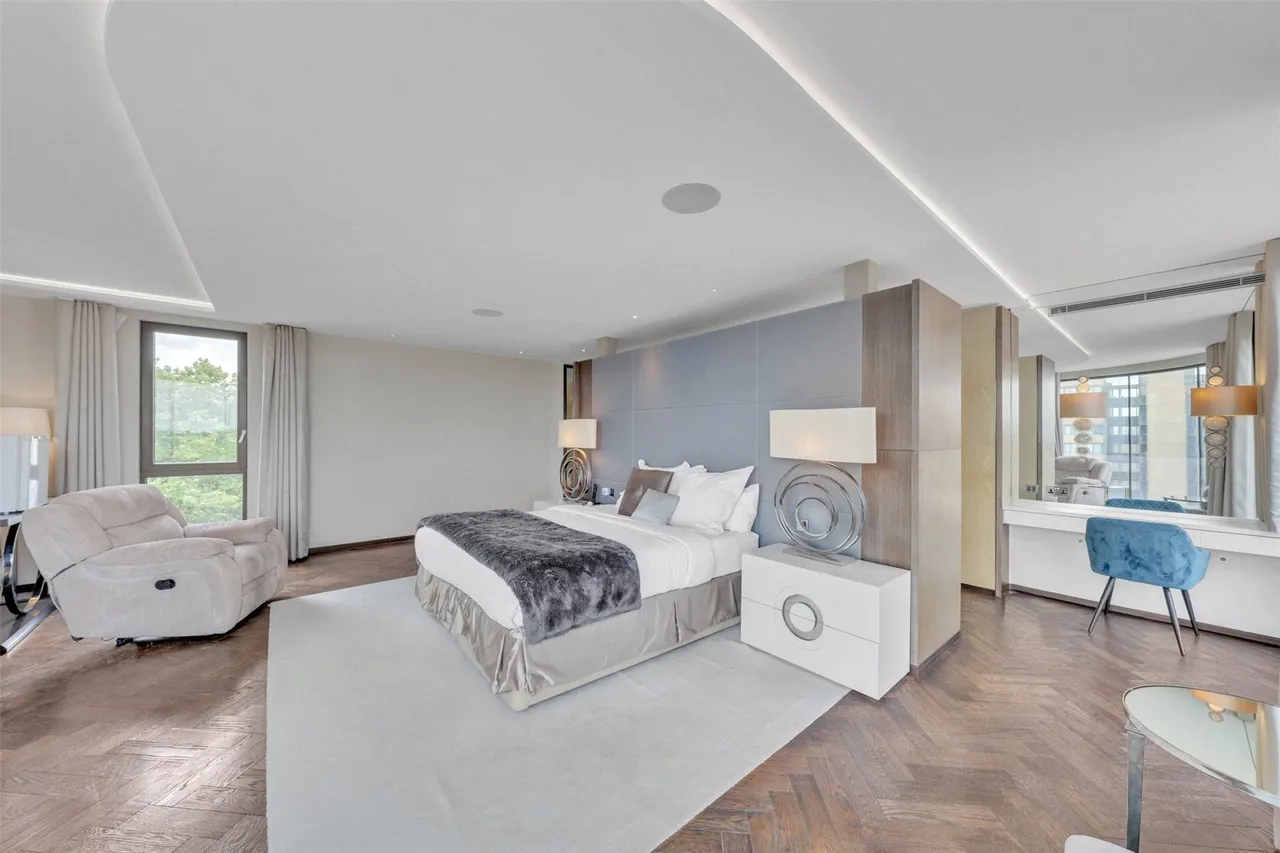 Finchley Road, St John's Wood, NW8, photo 19