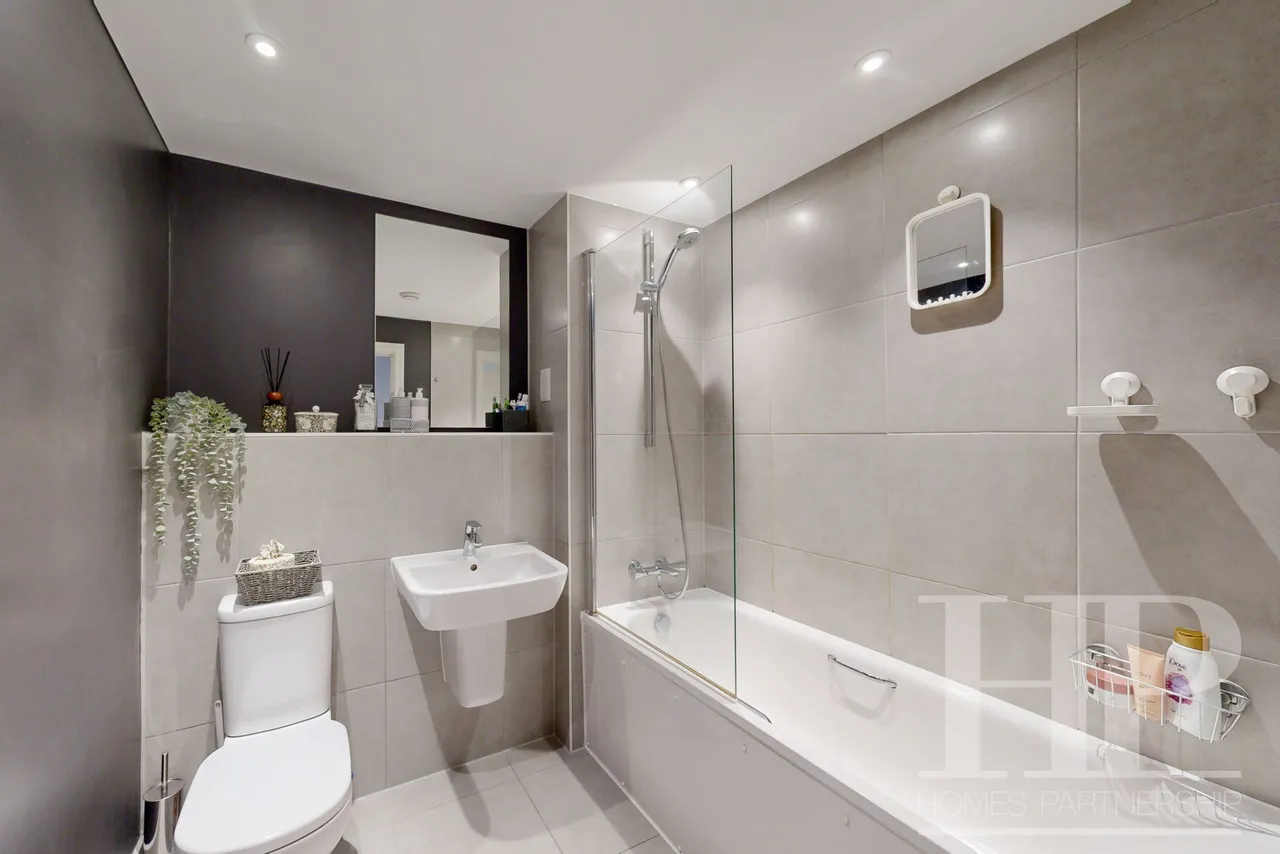 Foundry House West Green Drive, Crawley, RH11, photo 11