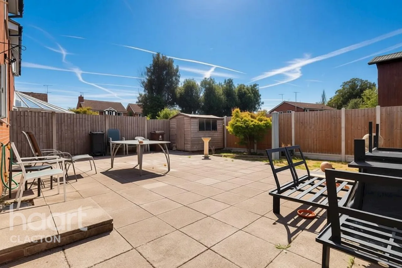Greenacres, Clacton-On-Sea, CO15, photo 15