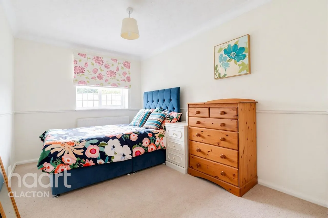 Greenacres, Clacton-On-Sea, CO15, photo 12