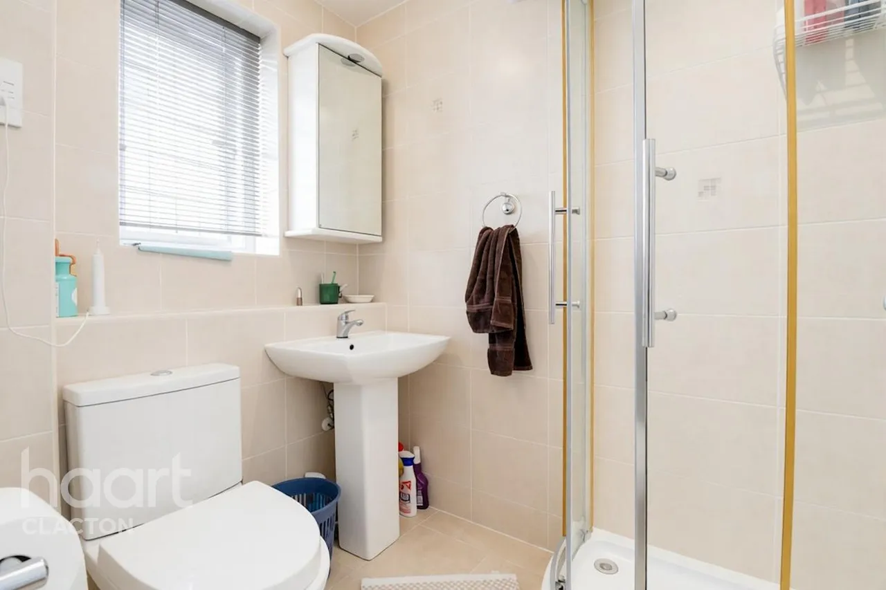 Greenacres, Clacton-On-Sea, CO15, photo 10