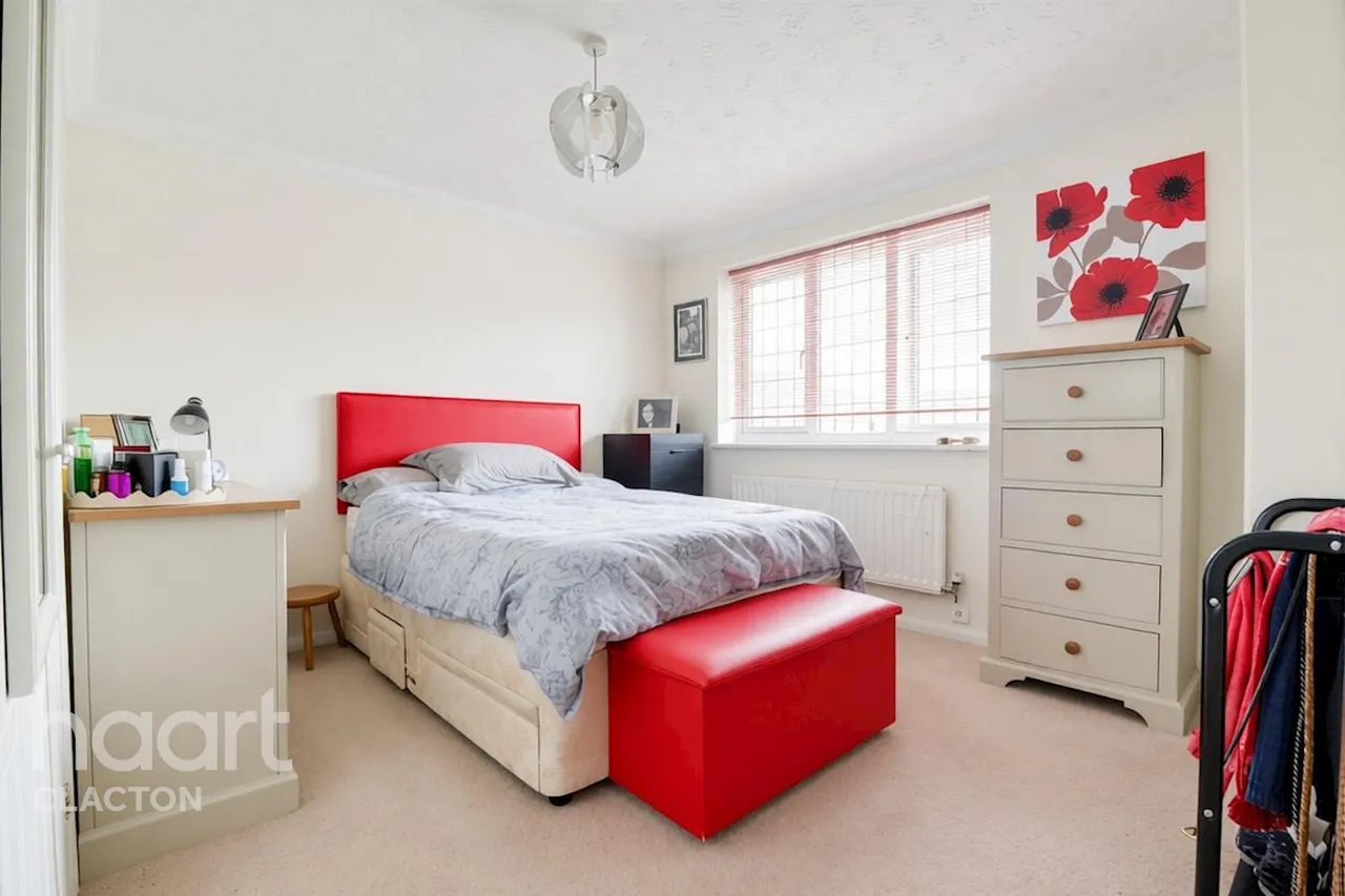 Greenacres, Clacton-On-Sea, CO15, photo 9