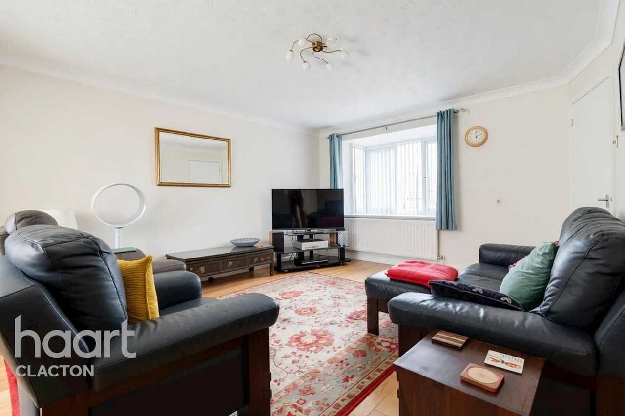 Greenacres, Clacton-On-Sea, CO15, photo 3