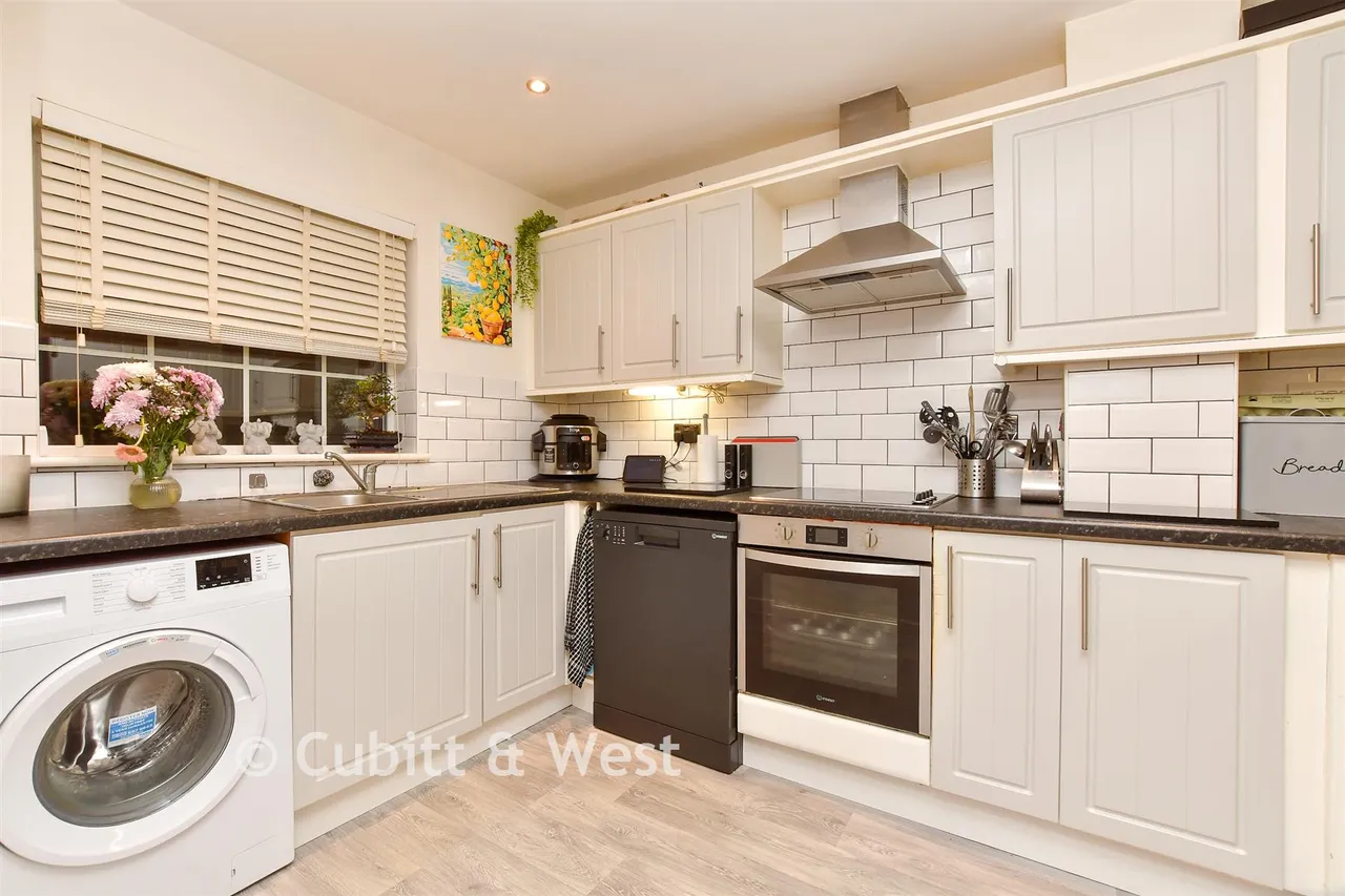 Brighton Road, Tadworth, KT20, photo 2