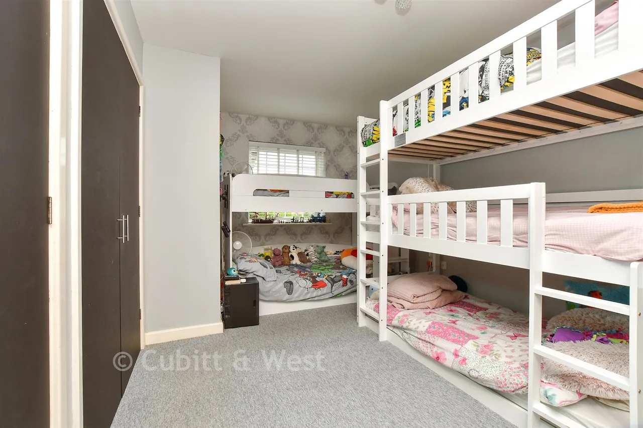 Brighton Road, Tadworth, KT20, photo 8