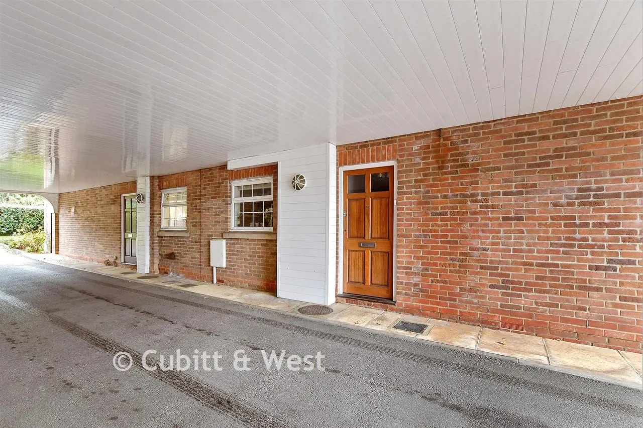 Brighton Road, Tadworth, KT20, photo 15