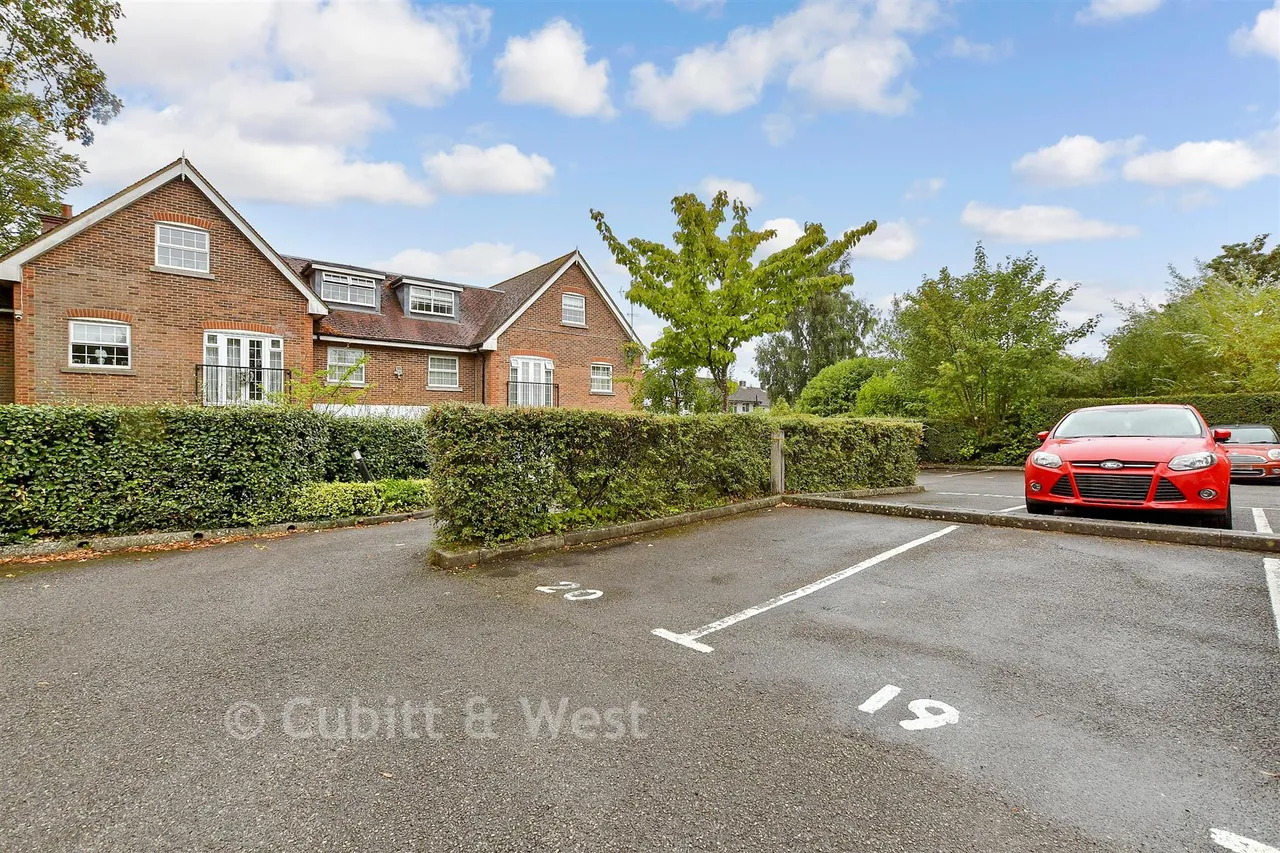 Brighton Road, Tadworth, KT20, photo 14
