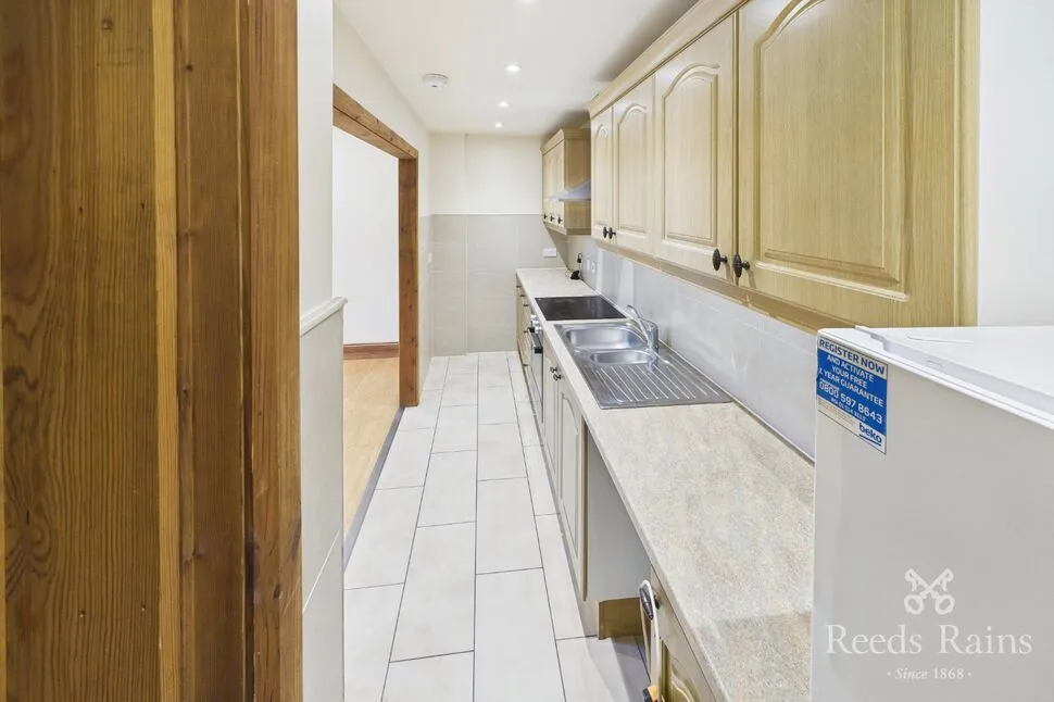 Bradford Road, Batley, West Yorkshire, WF17, photo 7