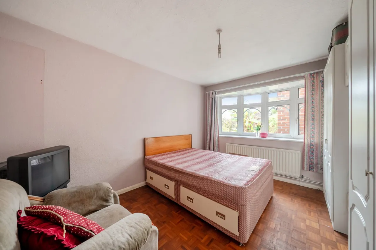 Knightwood Crescent, New Malden, Greater London, KT3, photo 9