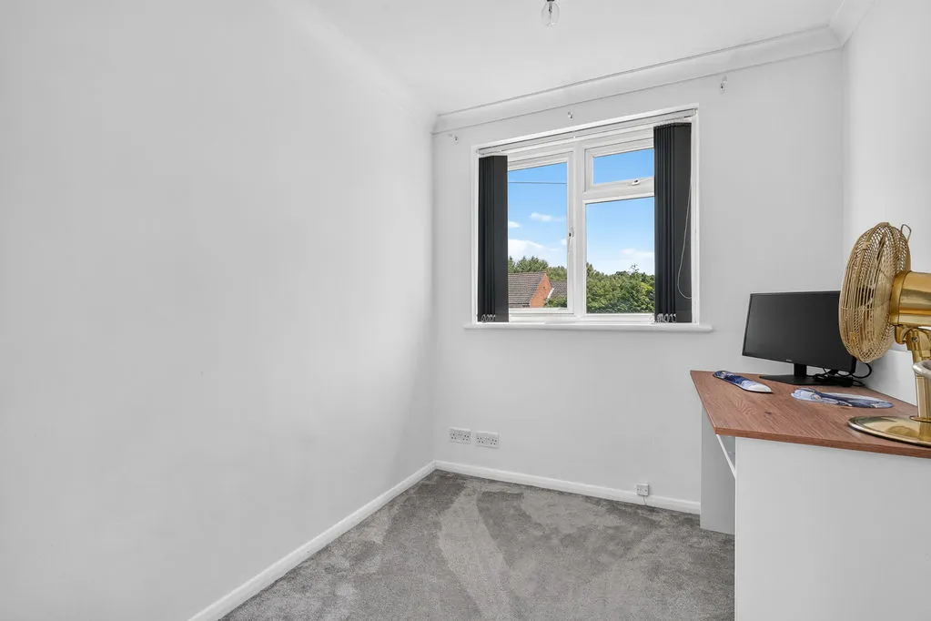 Fletcher Road, Ottershaw KT16 0JZ, photo 15