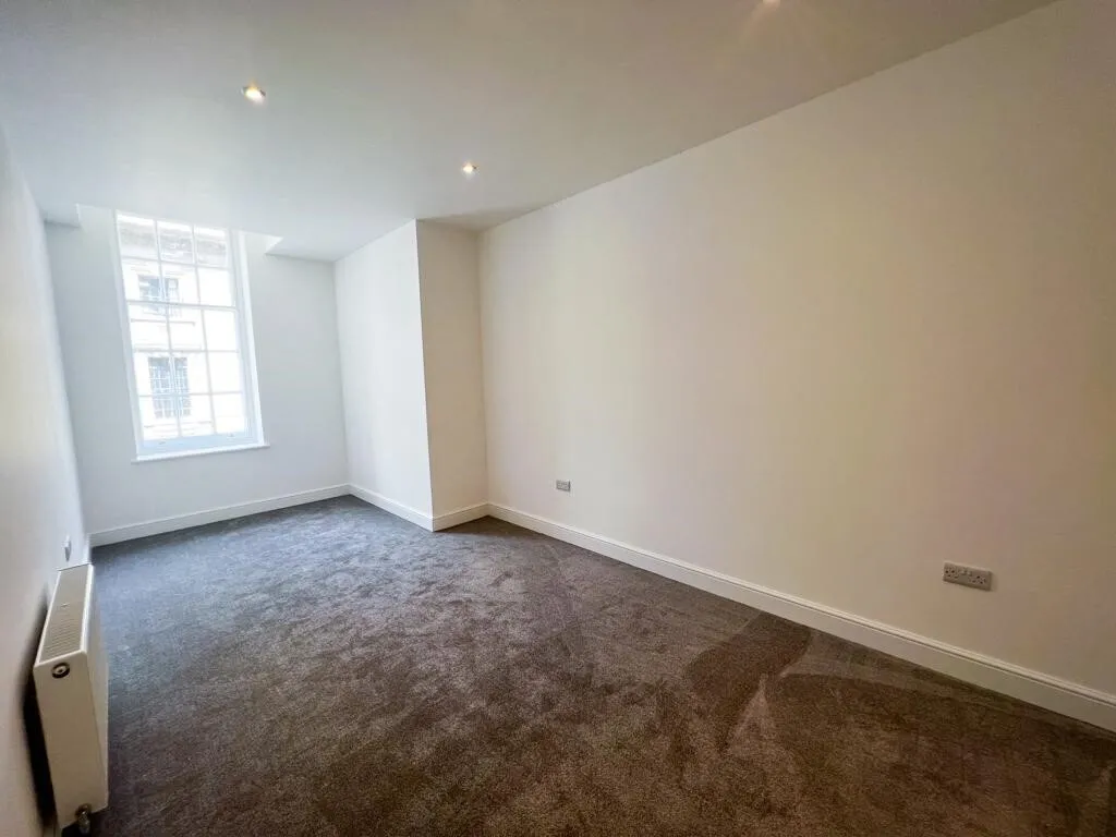 Lowgate, Hull, HU1, photo 12