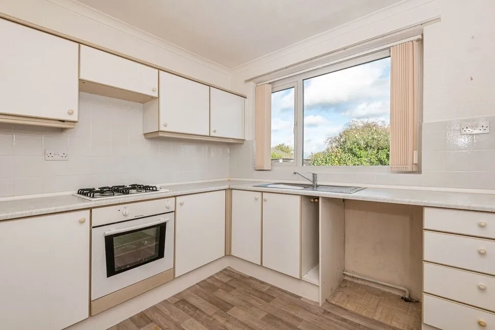 Blacker Crescent, Netherton, WF4, photo 2