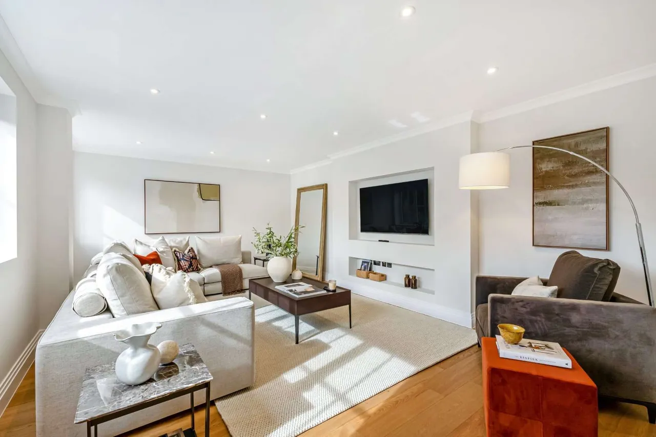 Crabtree Lane, Harpenden, Hertfordshire, AL5 5PX, photo 3