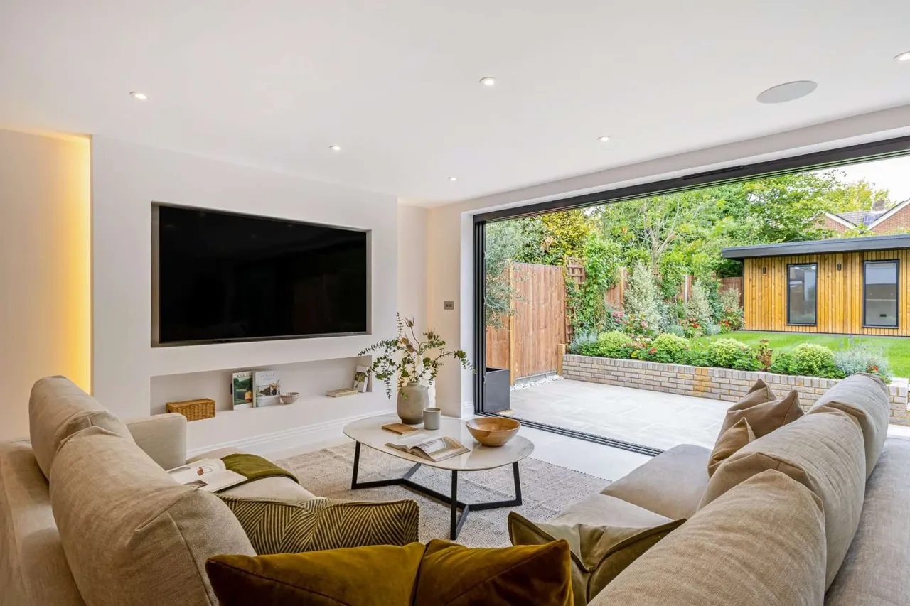 Crabtree Lane, Harpenden, Hertfordshire, AL5 5PX, photo 9