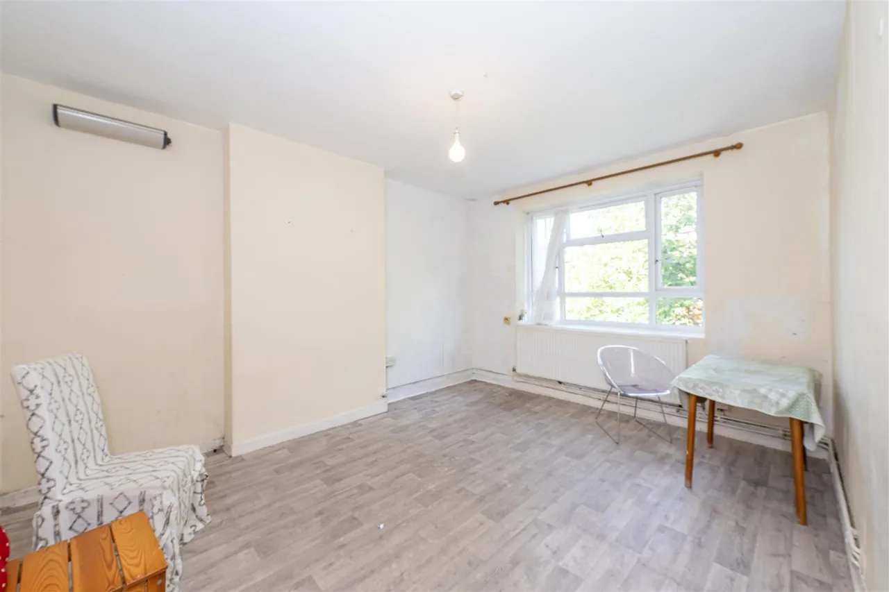 Lawrence Close, White City, W12, photo 9