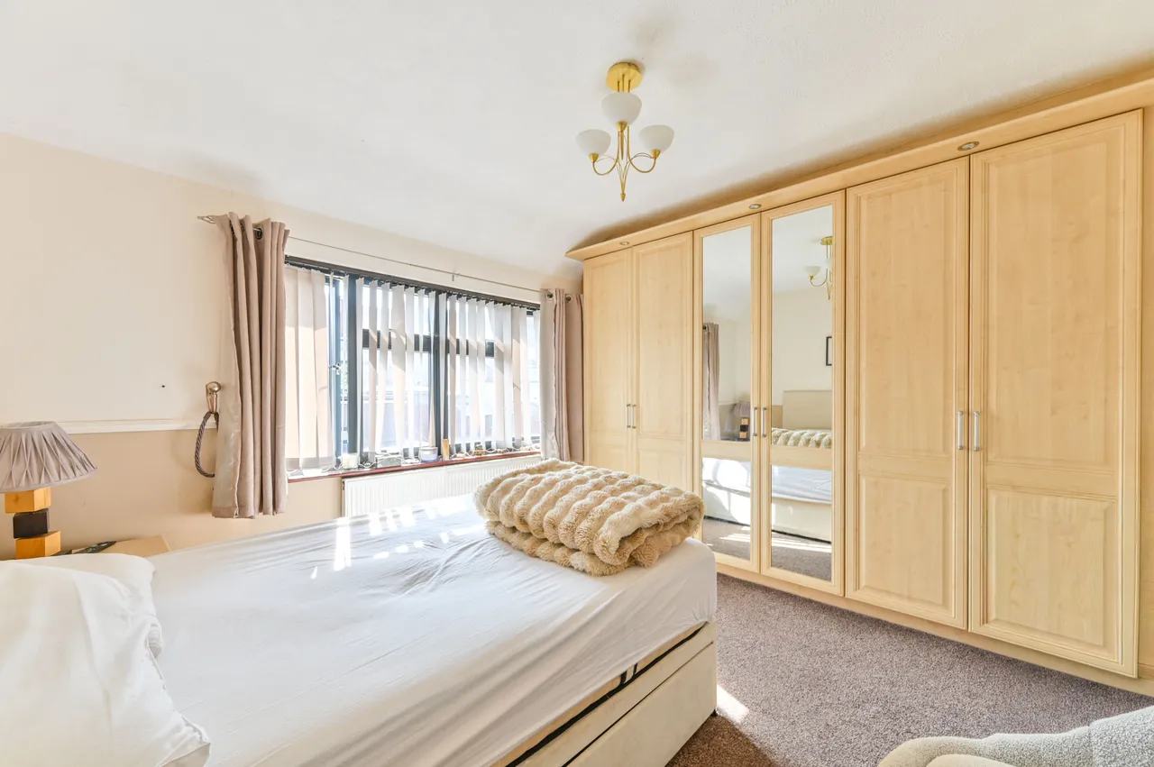 London, NW2, photo 14