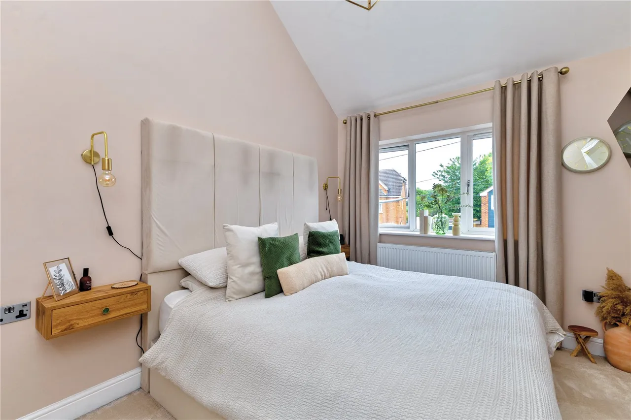 The Street, Tongham, Surrey, GU10 1DH, photo 3