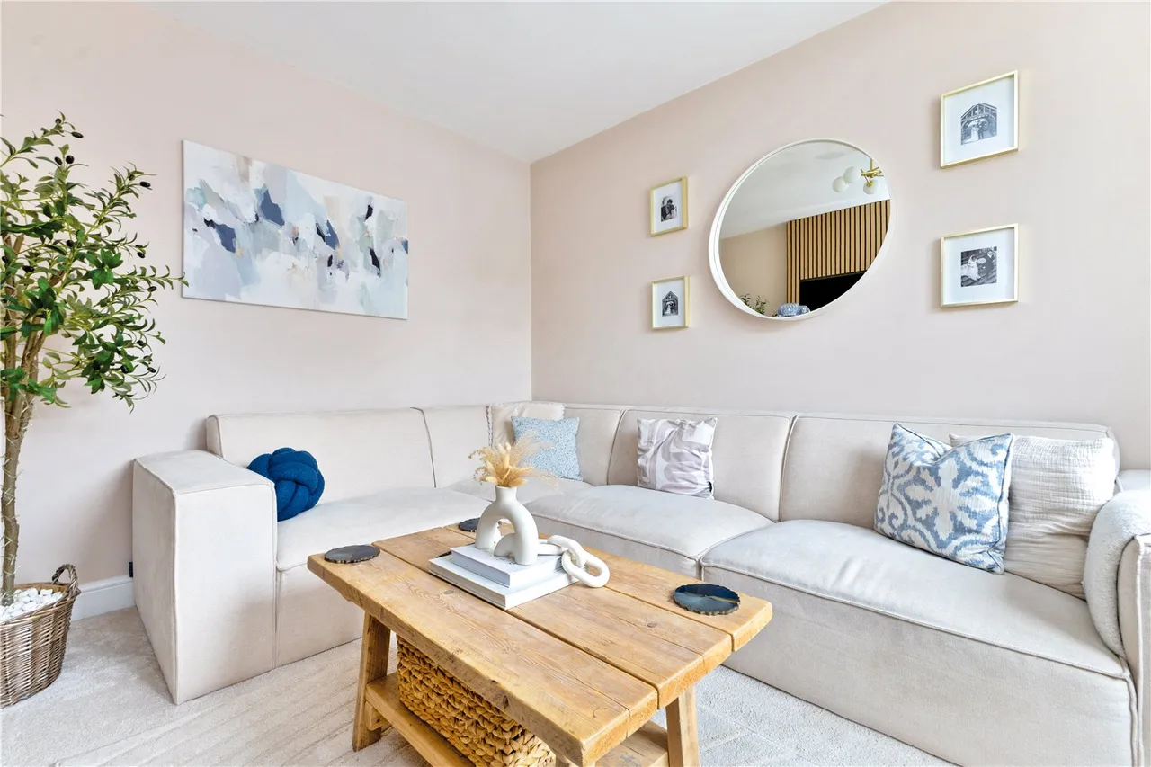 The Street, Tongham, Surrey, GU10 1DH, photo 5