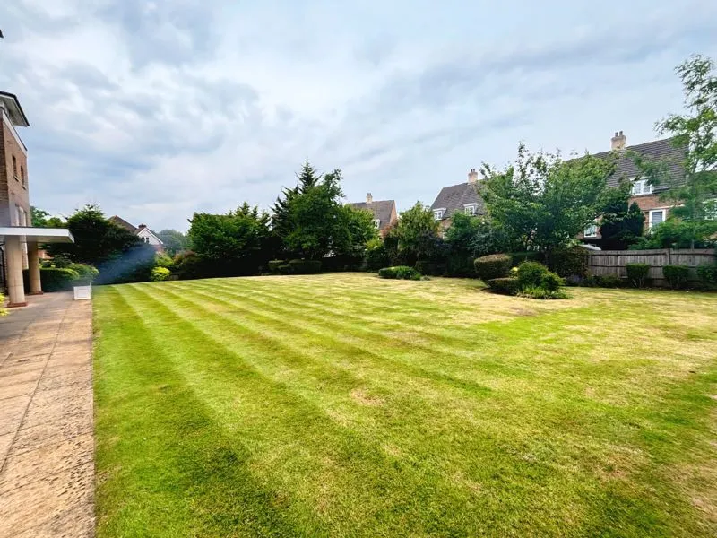 Lady Aylesford Avenue, Stanmore HA7 4FQ, photo 17