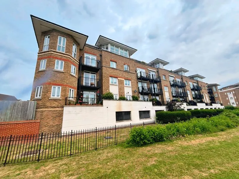 flat for sale — Lady Aylesford Avenue, Stanmore HA7 4FQ
