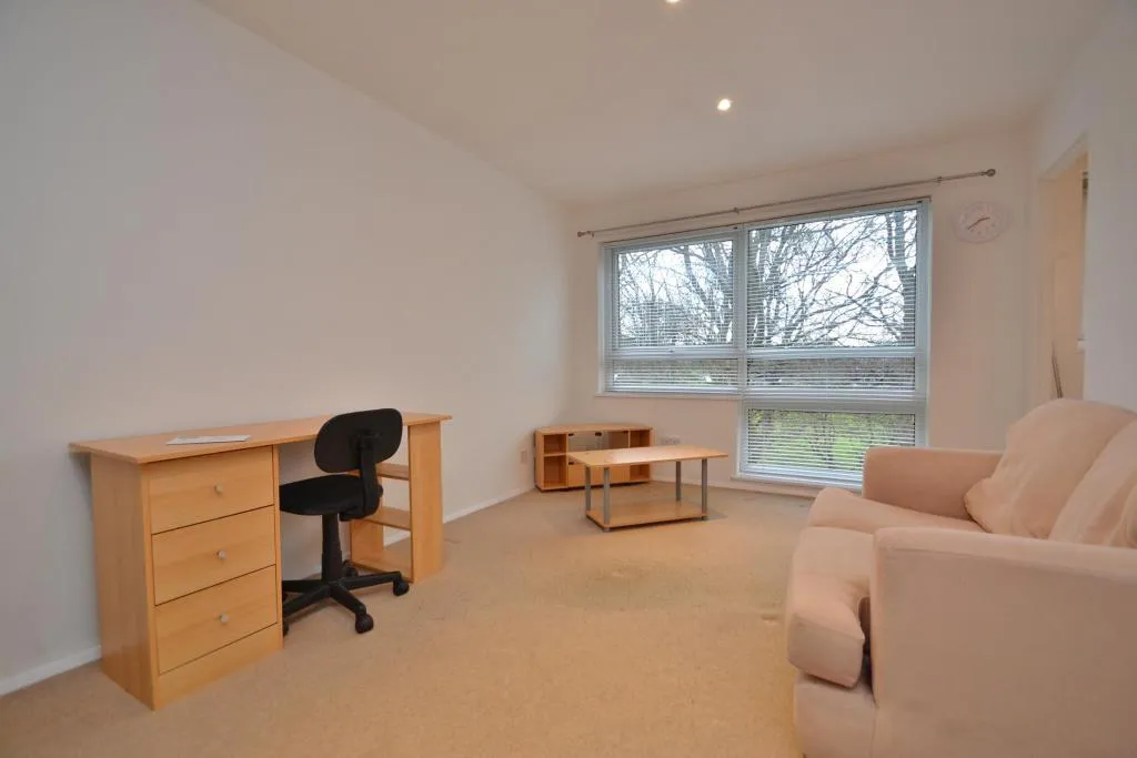 Newton Park Court, Leeds, LS7, photo 4