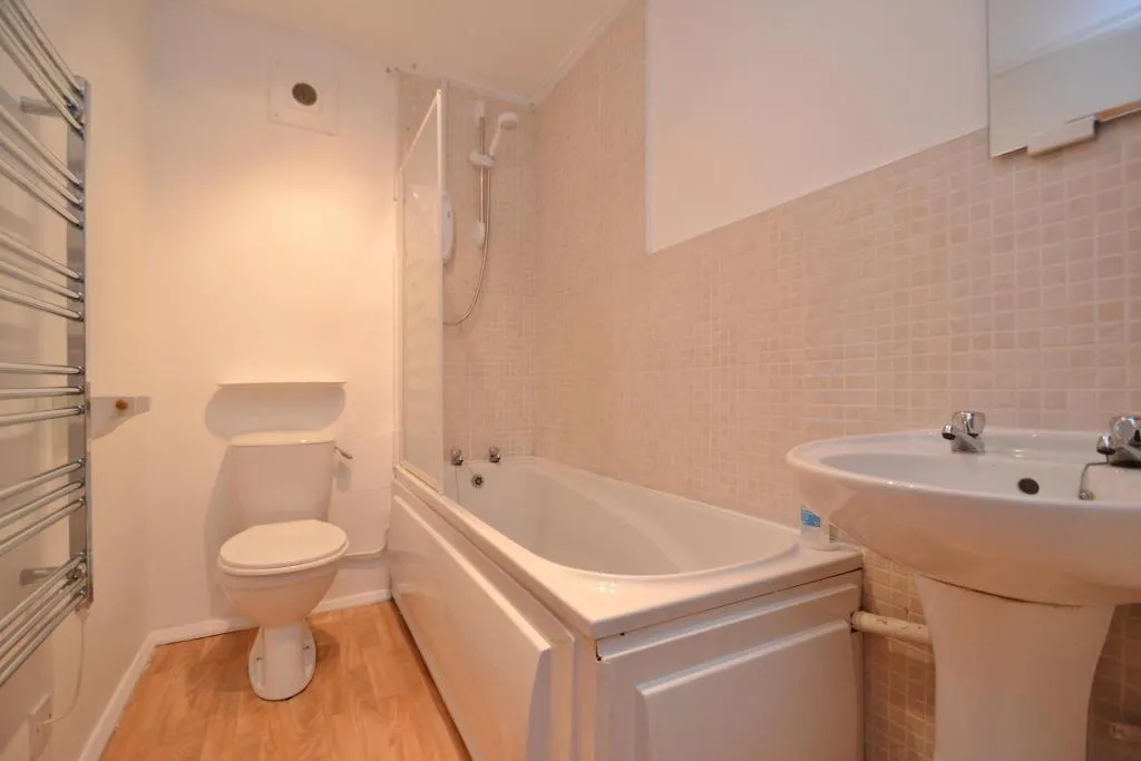Newton Park Court, Leeds, LS7, photo 3
