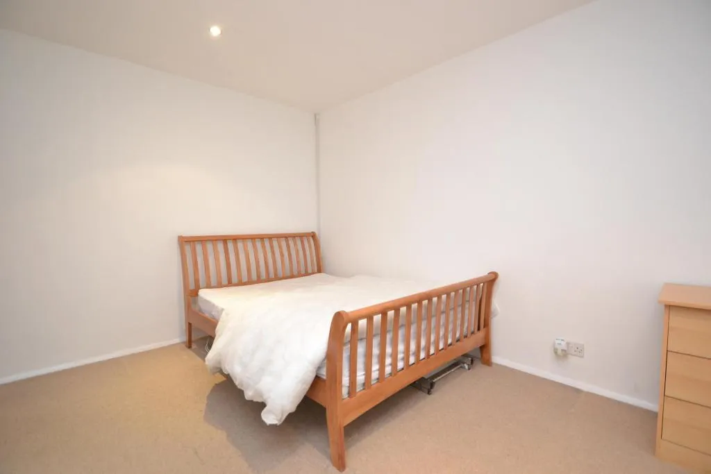 Newton Park Court, Leeds, LS7, photo 5