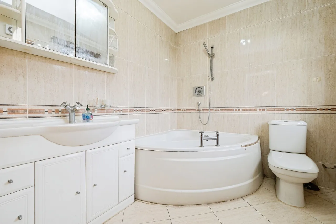 Stratton Drive, Barking, IG11, photo 15