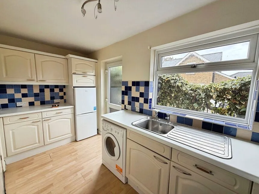 Station Road, Egham, Surrey, TW20, photo 5