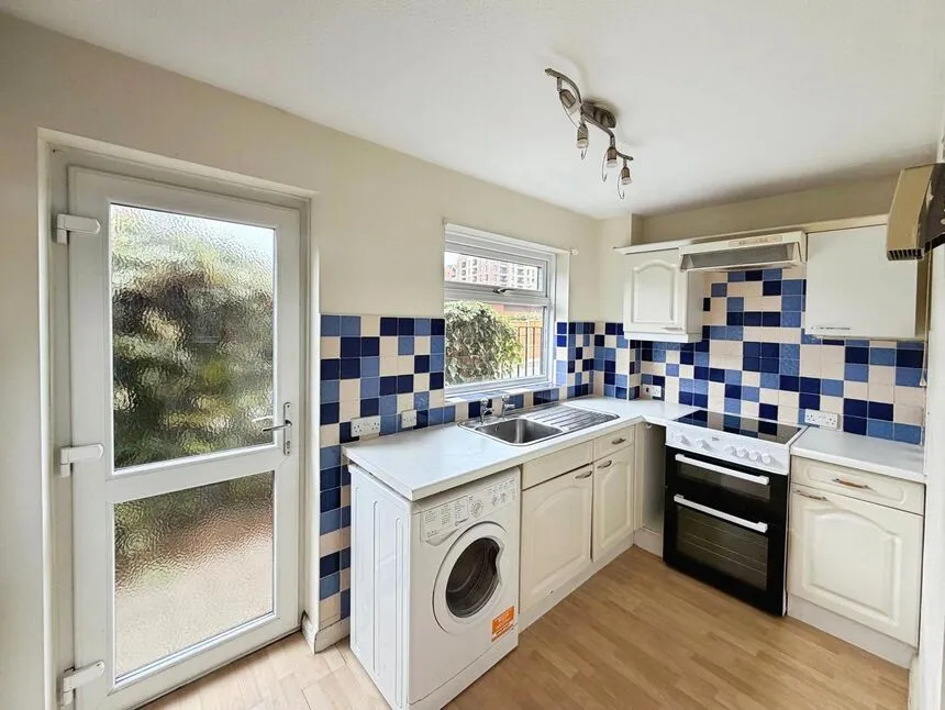 Station Road, Egham, Surrey, TW20, photo 4