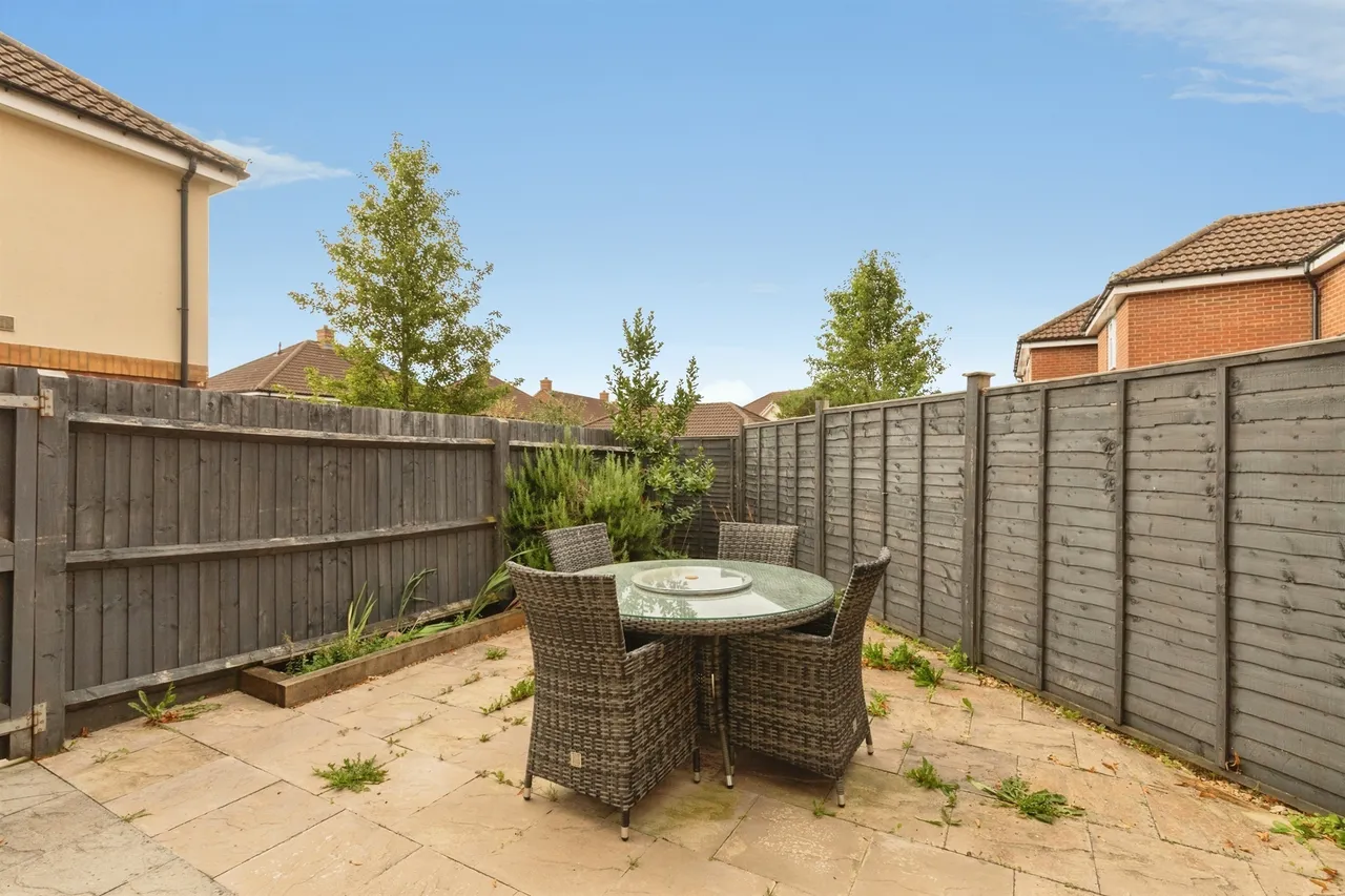 Signal Way, Chippenham, SN14, photo 14