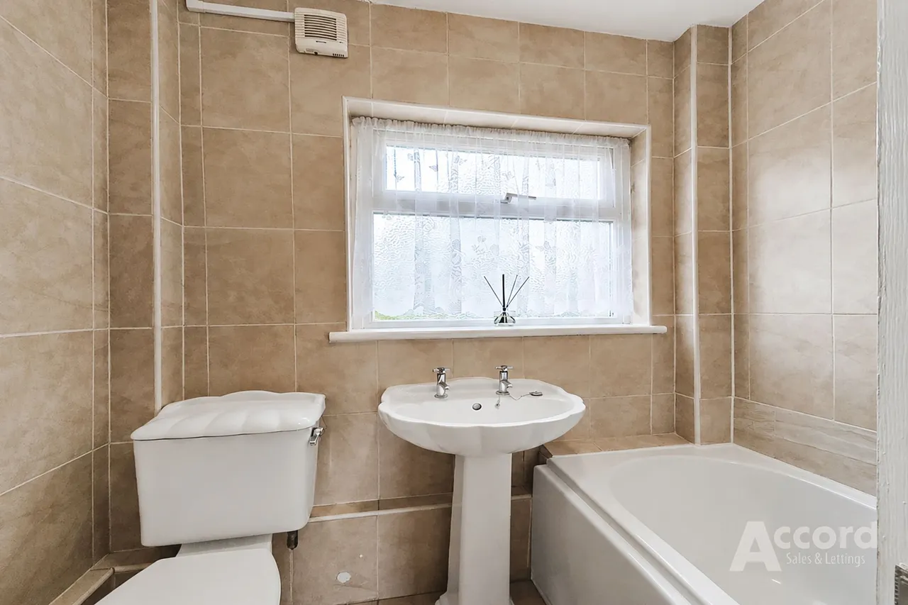 Galleywood Crescent, Romford, RM5, photo 4