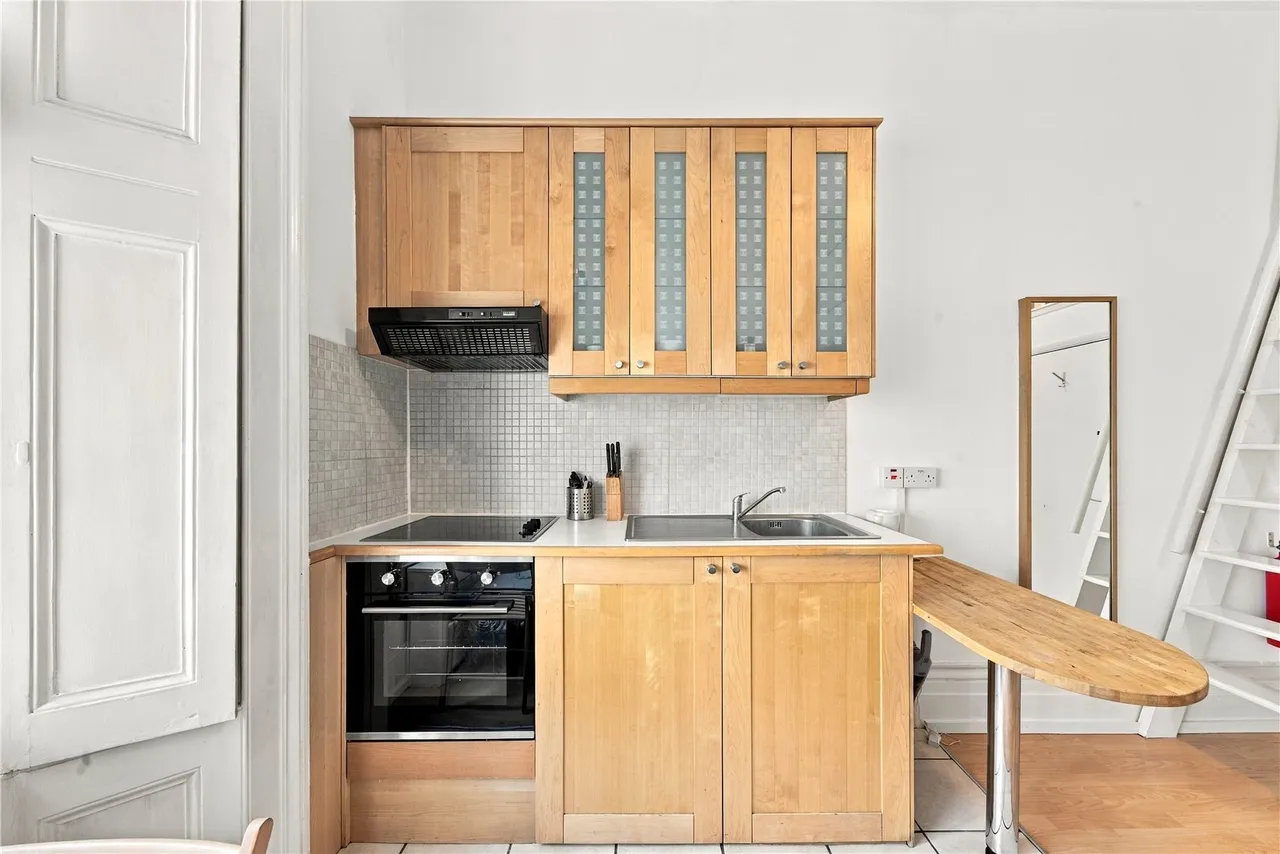 Belgrave Road, London, SW1V, photo 2