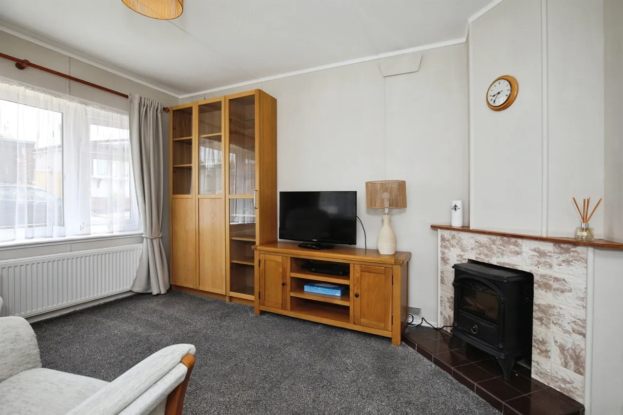 Holders Road, Amesbury, SP4, photo 2