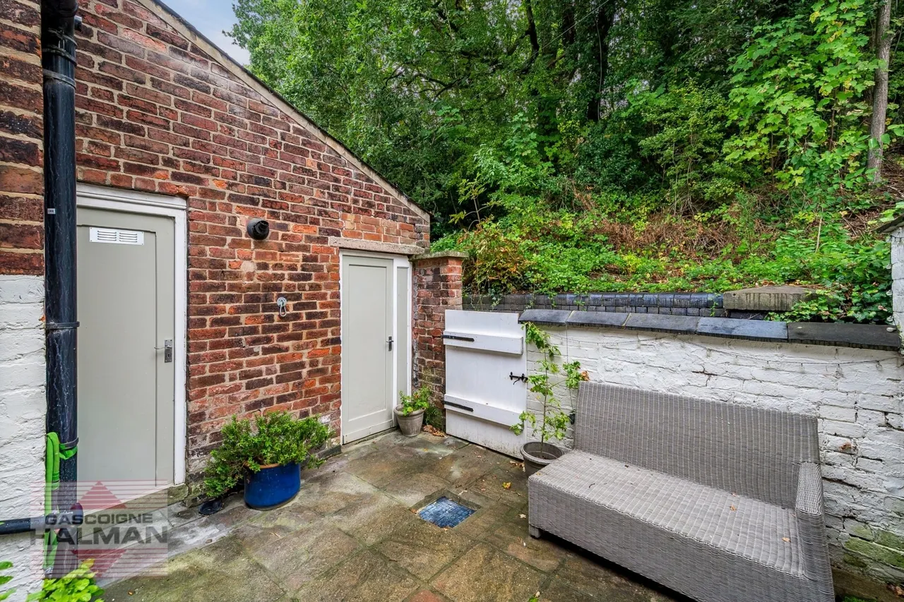 Ladyfield Terrace, Wilmslow, photo 22