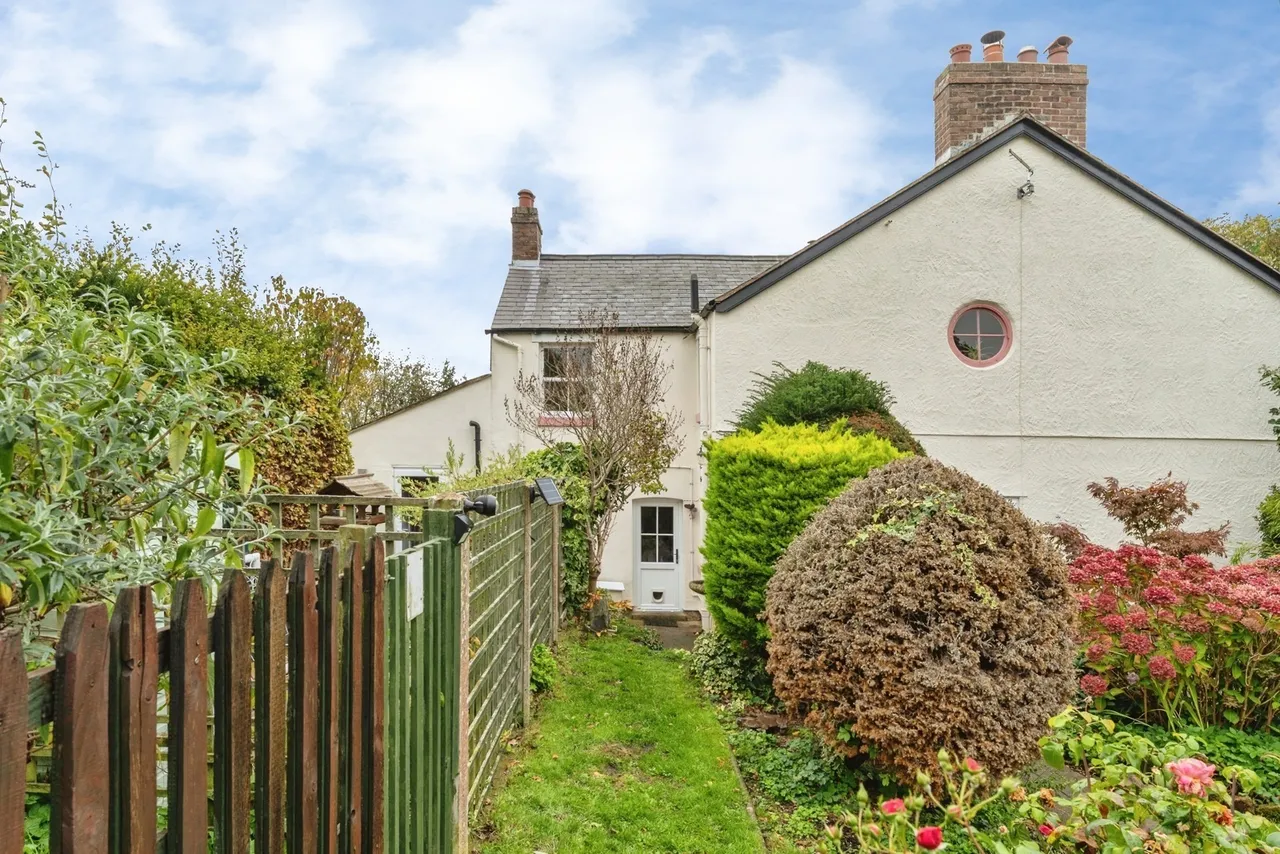 Stryt-Cae-Rhedyn, Leeswood, CH7, photo 26