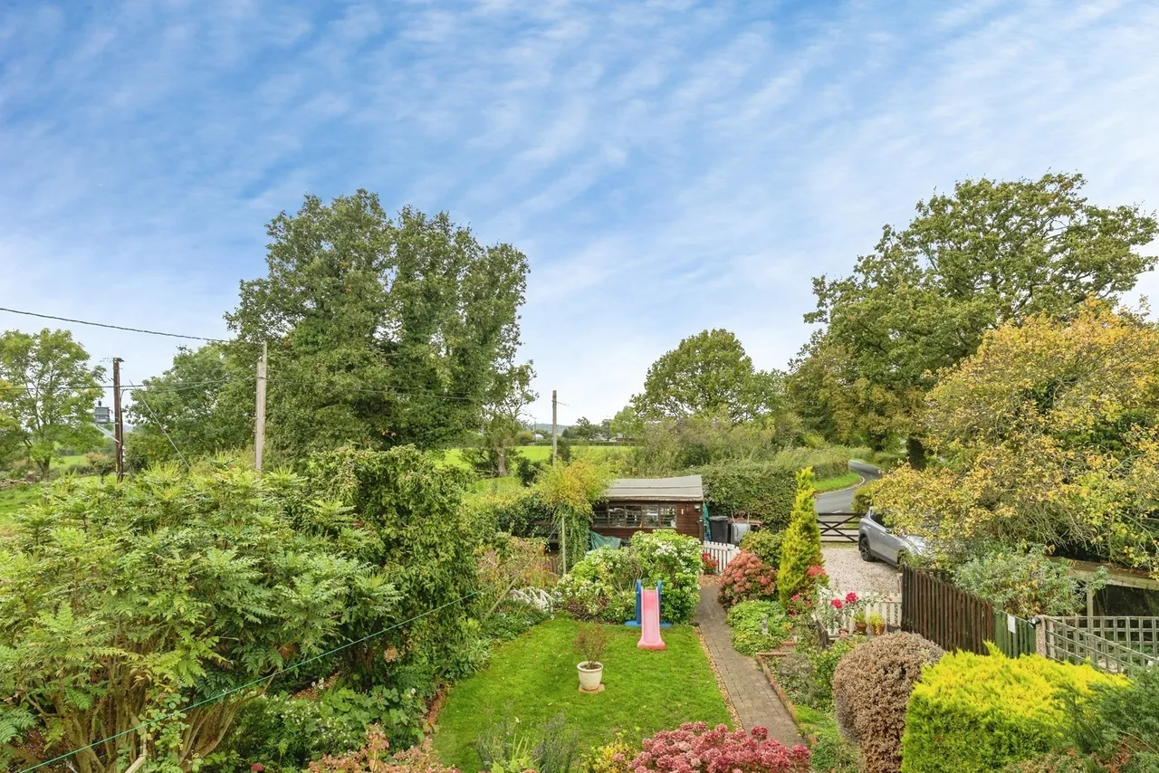 Stryt-Cae-Rhedyn, Leeswood, CH7, photo 39