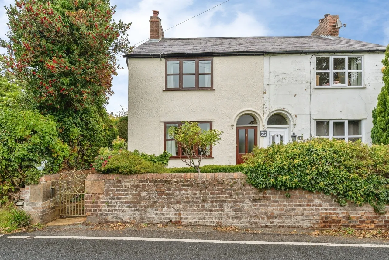 Stryt-Cae-Rhedyn, Leeswood, CH7, photo 2