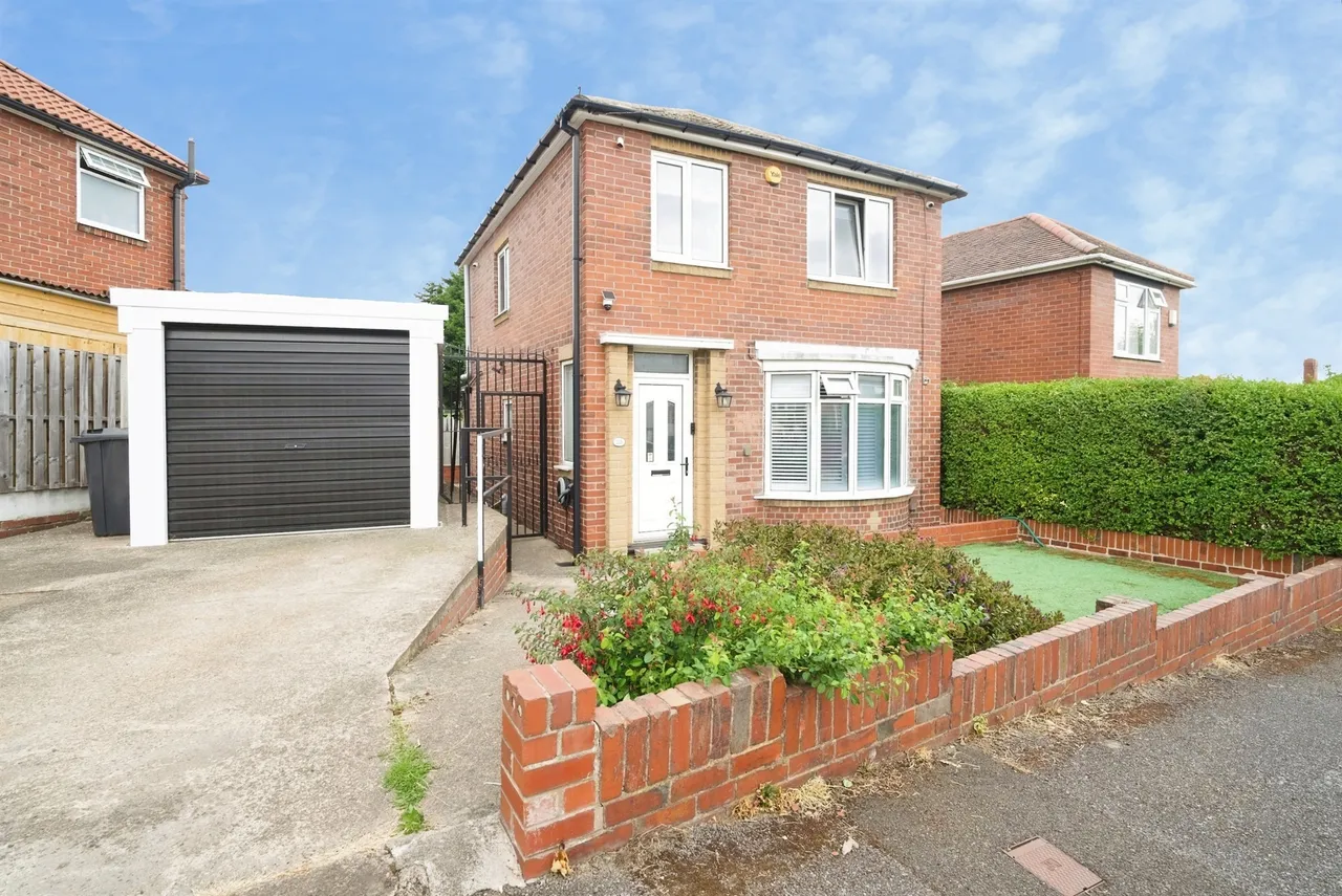 3 bed house for sale — Darton Street, Barnsley