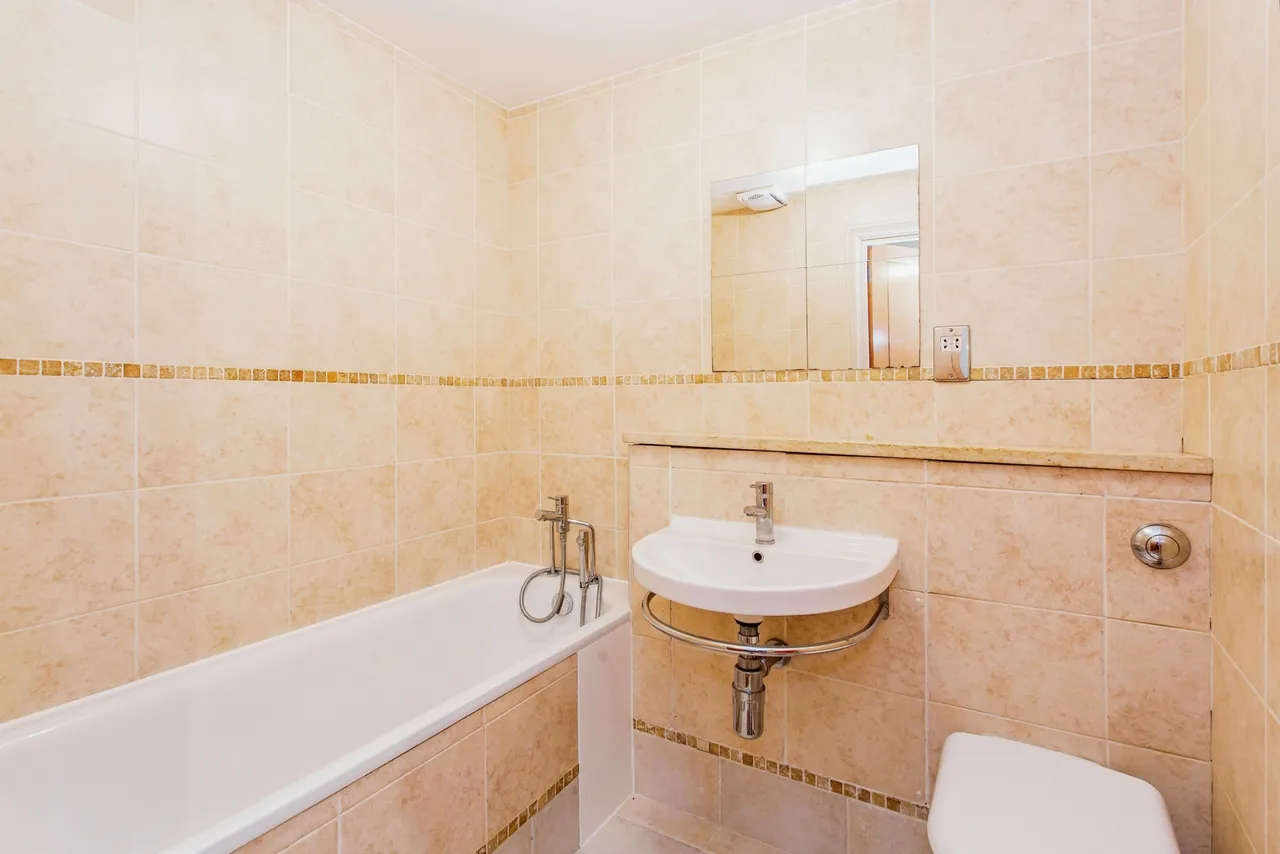 Audley Court, 1 Forge Way, Southend-on-Sea, Essex, SS1, photo 7
